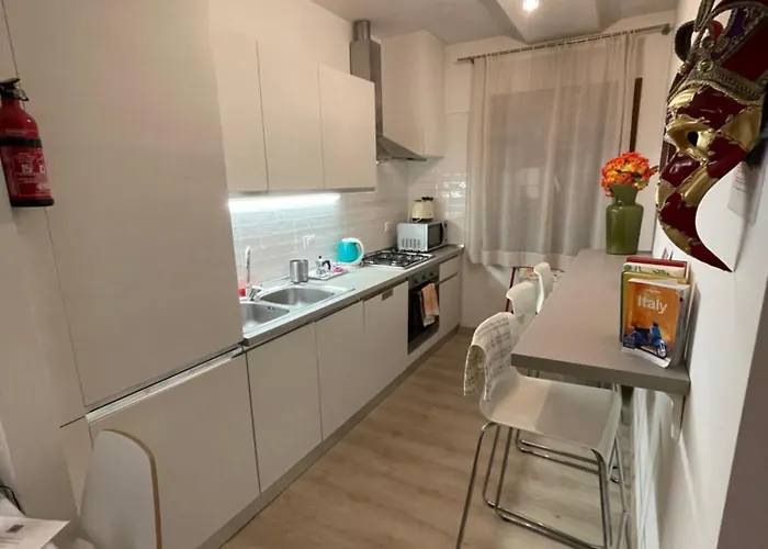 Fabulous Canal View Apartment Venedig