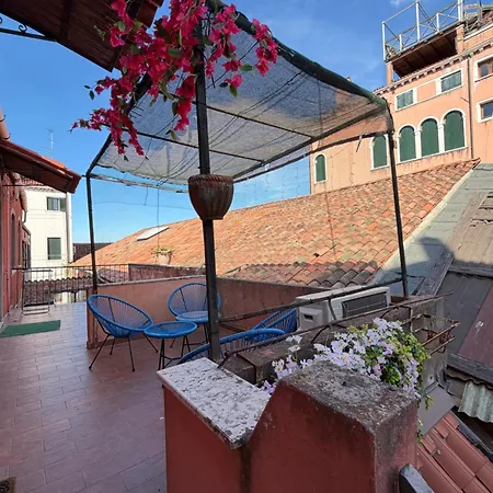 Fabulous Canal View Apartment