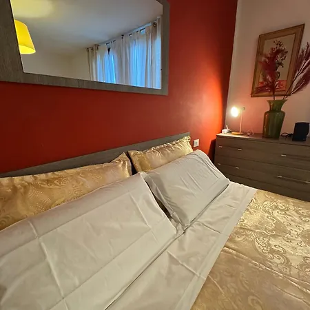 Fabulous Canal View Apartman *
